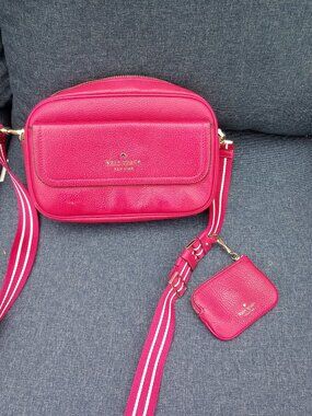 Kate Spade Fuschia Pebbled Leather Med Crossbody Purse Clip-On Coin‎ Pouch